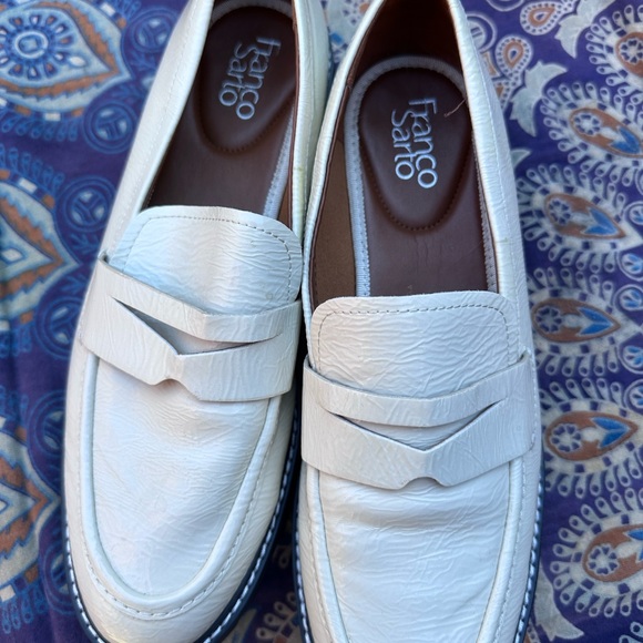 Franco Sarto Women’s 11 Loafers Cream Patent Leather Lug Sole cushion comfort - Picture 3 of 4